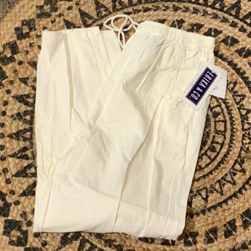NWT Woman’s Erika & Co. Petites Size Large Pants